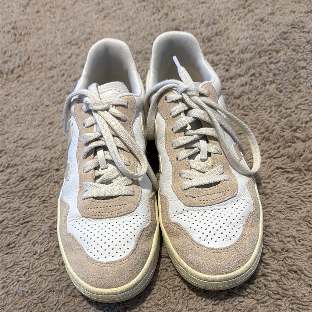 Veja Low-Cut Leather Sneakers with Perforations size 7